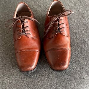 Florsheim boys leather oxford shoes size 4Y